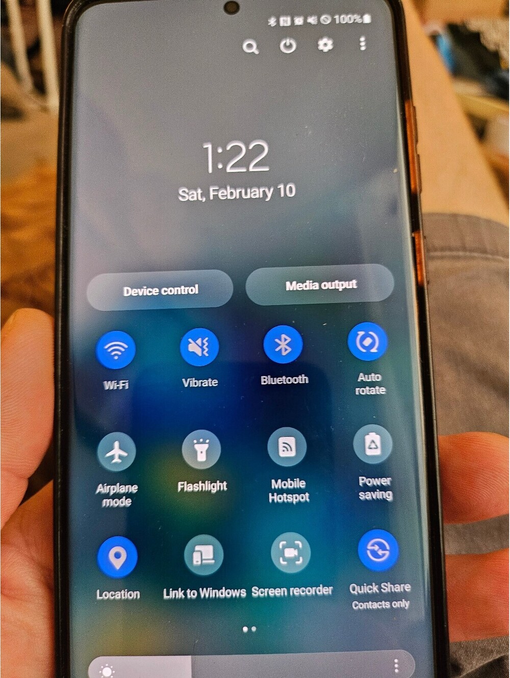 Samsung Galaxy S20+ 5G Smart phone - charges and powers on. Locked. Black Used - Picture 2 of 4